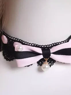 Accessoires gothiques Lolita ras du cou en dentelle à volants noirs et perles colorées