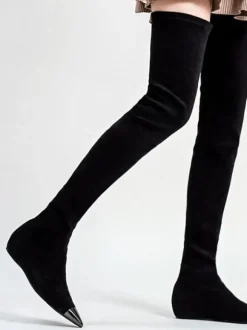 Au-dessus du genou Bottes en daim noir bout pointu plat Cuissardes pour les femmes
