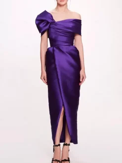 Avec robe de cocktail élégante longueur cheville gaine épaules dénudées tissu satiné plissé