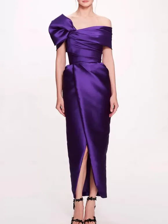 Avec robe de cocktail élégante longueur cheville gaine épaules dénudées tissu satiné plissé