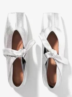 Ballerines dorées à bout carré et détails noués métalliques