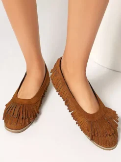 Ballerines en daim marron à bout rond chaussures plates à enfiler avec pompons