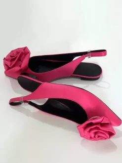 Ballerines en satin à bout pointu et détails floraux pour femmes