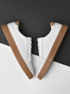 Baskets pour hommes Chaussures de sport à bout rond en cuir à la mode