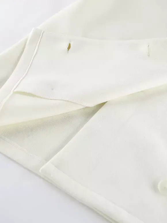 Blazer crème à revers cranté pour femme - Veste oversize à simple boutonnage - Tenue printanière décontractée et minimaliste idéale pour la ville (collection printemps 2026)