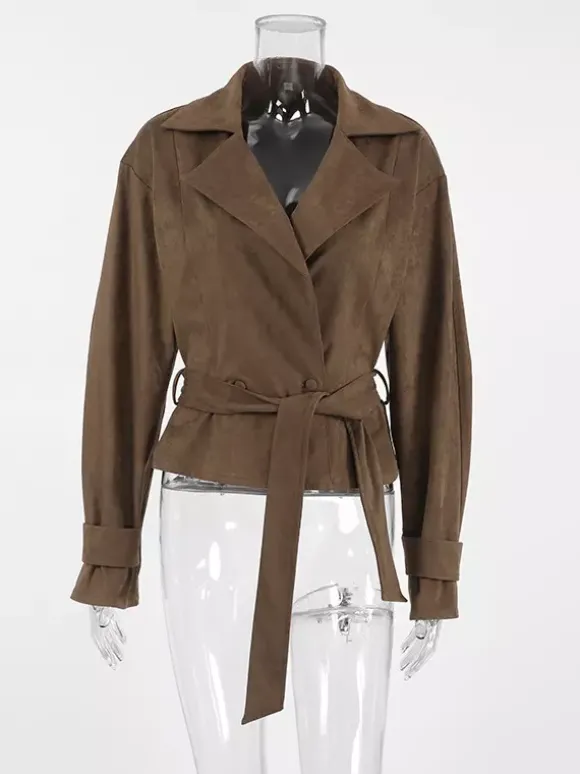 Blazer court en daim marron pour femme - Veste rétro à revers et ceinture à la taille coupe classique - Idées de tenues printanières vintage pour 2026