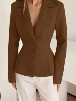 Blazer femme taille cintrée - Veste élégante à col cranté et coupe slim - Tenues professionnelles printemps 2026 au luxe discret