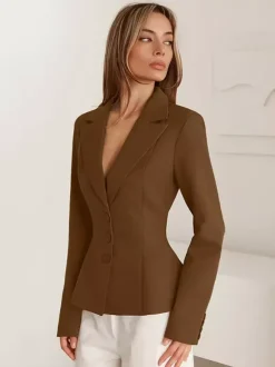 Blazer femme taille cintrée - Veste élégante à col cranté et coupe slim - Tenues professionnelles printemps 2026 au luxe discret