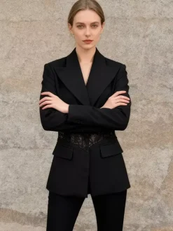 Blazer sexy en dentelle patchwork pour femme - Veste de tailleur noire gothique en maille transparente à taille cintrée - Soirée de printemps 2026