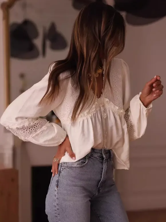 Blouse blanche pour femme col en V manches longues broderies ajourées style décontracté