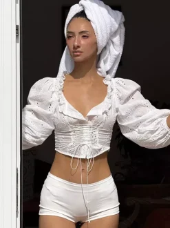 Blouse blanche à lacets pour femme col en V manches courtes en coton chic