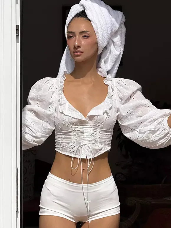 Blouse blanche à lacets pour femme col en V manches courtes en coton chic