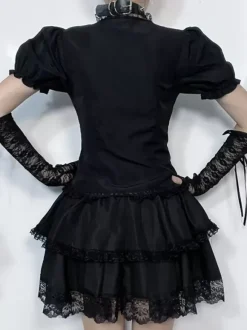 Blouses gothiques lolita haut lolita noir manches courtes chemise lolita à volants en dentelle