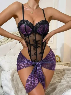 Body corset Teddy léopard violet en dentelle à armatures et résille avec jupe portefeuille pour femme