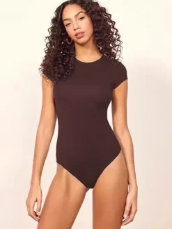 Body manches courtes café marron bijou cou passepoil décontracté Polyester femmes haut