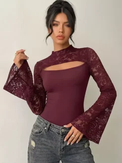 Body bordeaux en dentelle à manches évasées col montant découpe sur le devant top en résille florale transparente