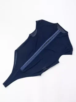 Body sans manches bleu à boutons et col montant pour femme