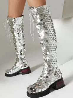 Bottes au genou argentées à plateforme pailletée et à lacets à talon aiguille