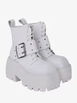 Bottes gothiques Lolita avec 艙illets blancs bout carré métallique chaussures Lolita en cuir PU