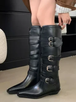 Bottes hautes marron à bout carré et boucles plates