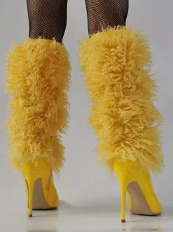 Bottes jaunes hautes en fausse fourrure à bout pointu et talons hauts