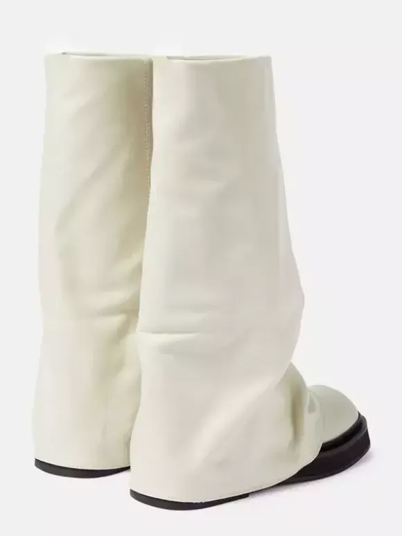 Bottes plates en daim pour femmes à bout rond froncées montantes jusqu'au genou.