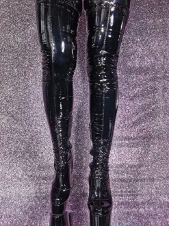 Bottes sexy au-dessus du genou à plateforme et à talons hauts
