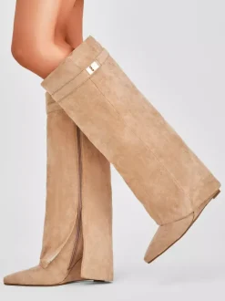 Bottes au genou pour femmes avec tige en micro-suède et détails métalliques Bottes hautes au genou