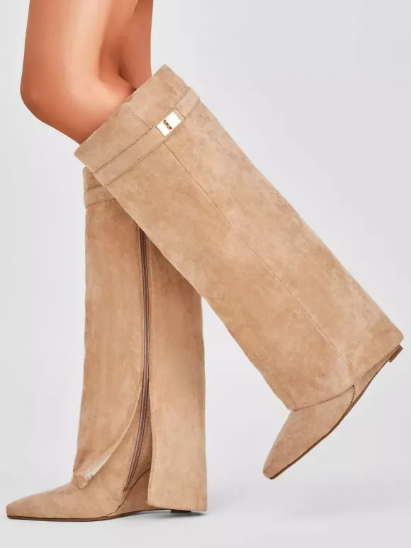 Bottes au genou pour femmes avec tige en micro-suède et détails métalliques Bottes hautes au genou