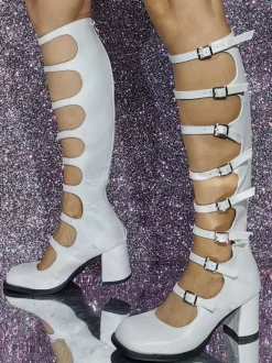 Bottes blanches à talons épais bout carré détail boucle bottes à talons doux