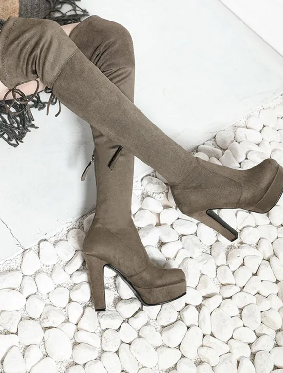 Bottes cuissardes femme noires à plateforme amande talon haut sur les bottes