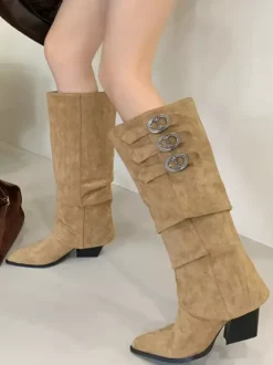 Bottes hautes en daim à bout pointu et talon épais avec boucle