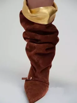Bottes hautes en daim à bout pointu et boucle à talon moyen