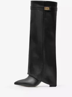 Bottes hautes noires à talons épais et bout pointu avec boucle et rabat