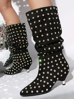 Bottes mi-mollet noires en daim à bout pointu et strass.