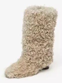 Bottes mi-mollet à talon plat et bout rond en laine d'agneau écrue et blanche pour femmes