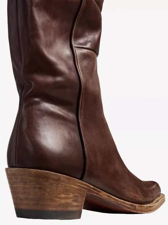 Bottes plates noires à bout pointu et froncées mi-mollet