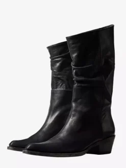 Bottes plates noires à bout pointu et froncées mi-mollet