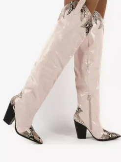 Bottes western noires à bout pointu et talon épais motif serpent cuissardes