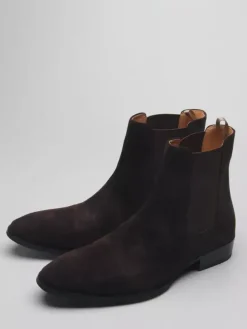 Bottines Chelsea en daim pour homme bout rond à enfiler.