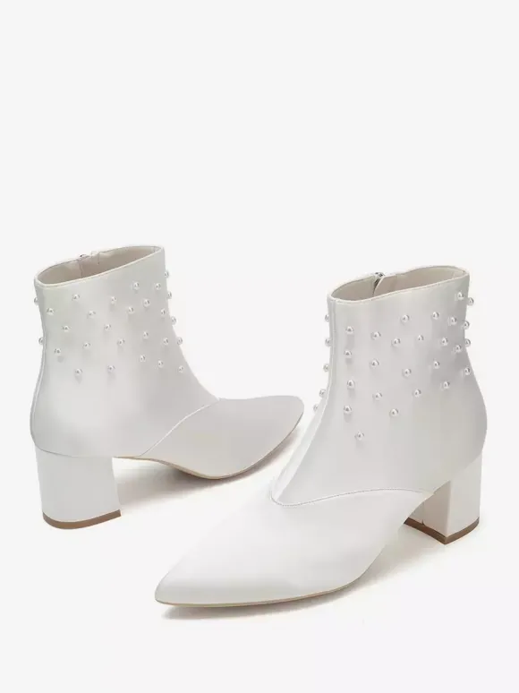 Bottines de mariage en satin à bout pointu et talons épais avec perles