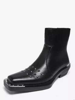 Bottines noires à bout carré et talon compensé clouté pour hommes