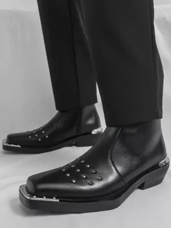 Bottines noires à bout carré et talon compensé clouté pour hommes