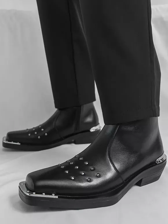 Bottines noires à bout carré et talon compensé clouté pour hommes