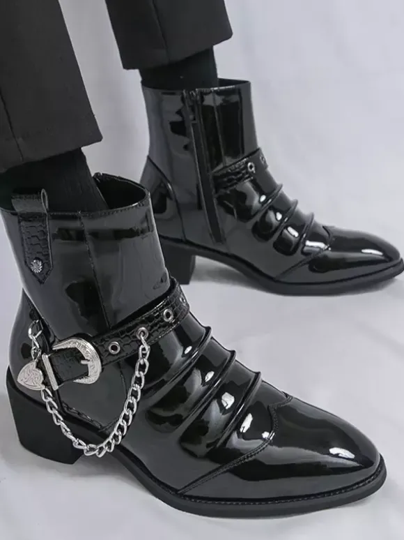 Bottines noires pour homme bout rond froncées avec détail chaîne