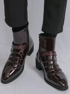 Bottines noires pour homme bout rond froncées avec détail chaîne