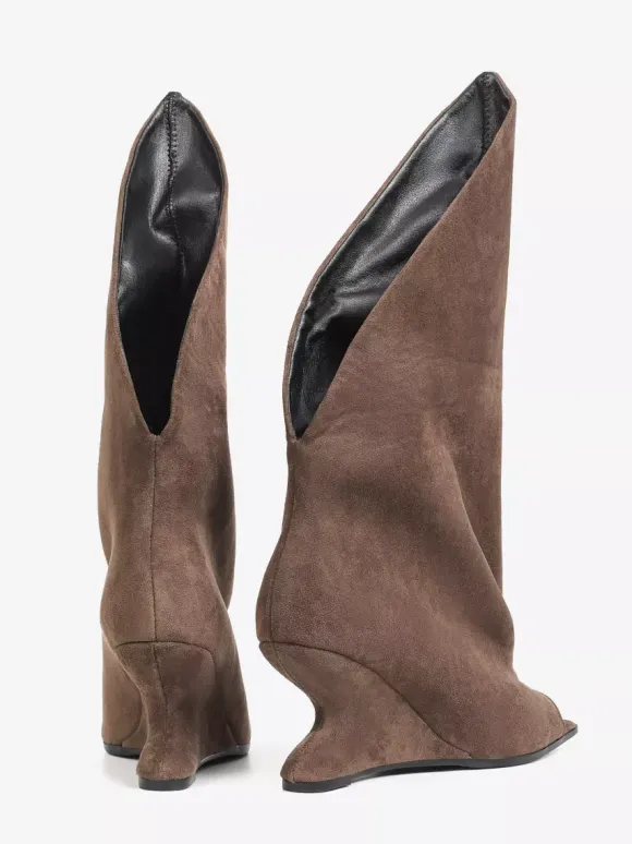 Bottines noires à bout ouvert et talon compensé