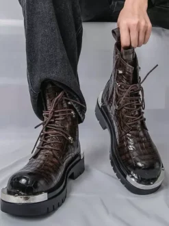 Bottines noires pour homme bout rond lacets motif pierre style combat