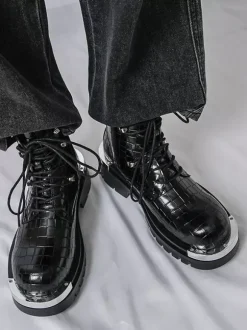Bottines noires pour homme bout rond lacets motif pierre style combat
