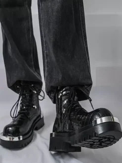 Bottines noires pour homme bout rond lacets motif pierre style combat